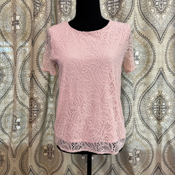 Liz Claiborne Tops - Liz Claiborne Career Petite Pink Floral Lace Lined Short Sleeve Blouse - Size PS
